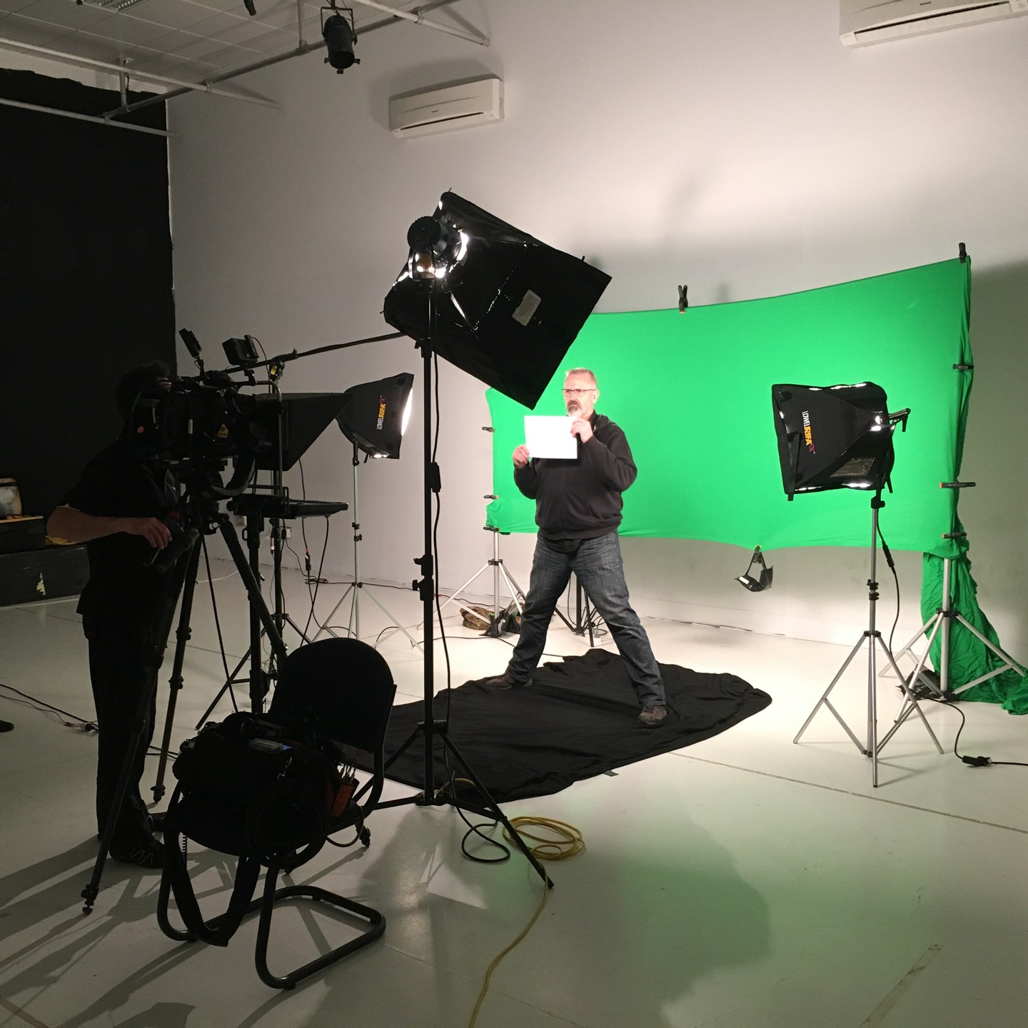 Behind the scenes: Green screen set-up with autocue.

#behindthescene #behindthescenes #bts #filmmaking #film #filmmaker #photography #onset #cinematography #setlife #behindthecamera #photoshoot #shooting #filming #filmmakers #videography #actor #director #cinematographer #makingof #movie #filmmakinglife #backstage #cinematic #videographer #model #directorofphotography #canon #cinema